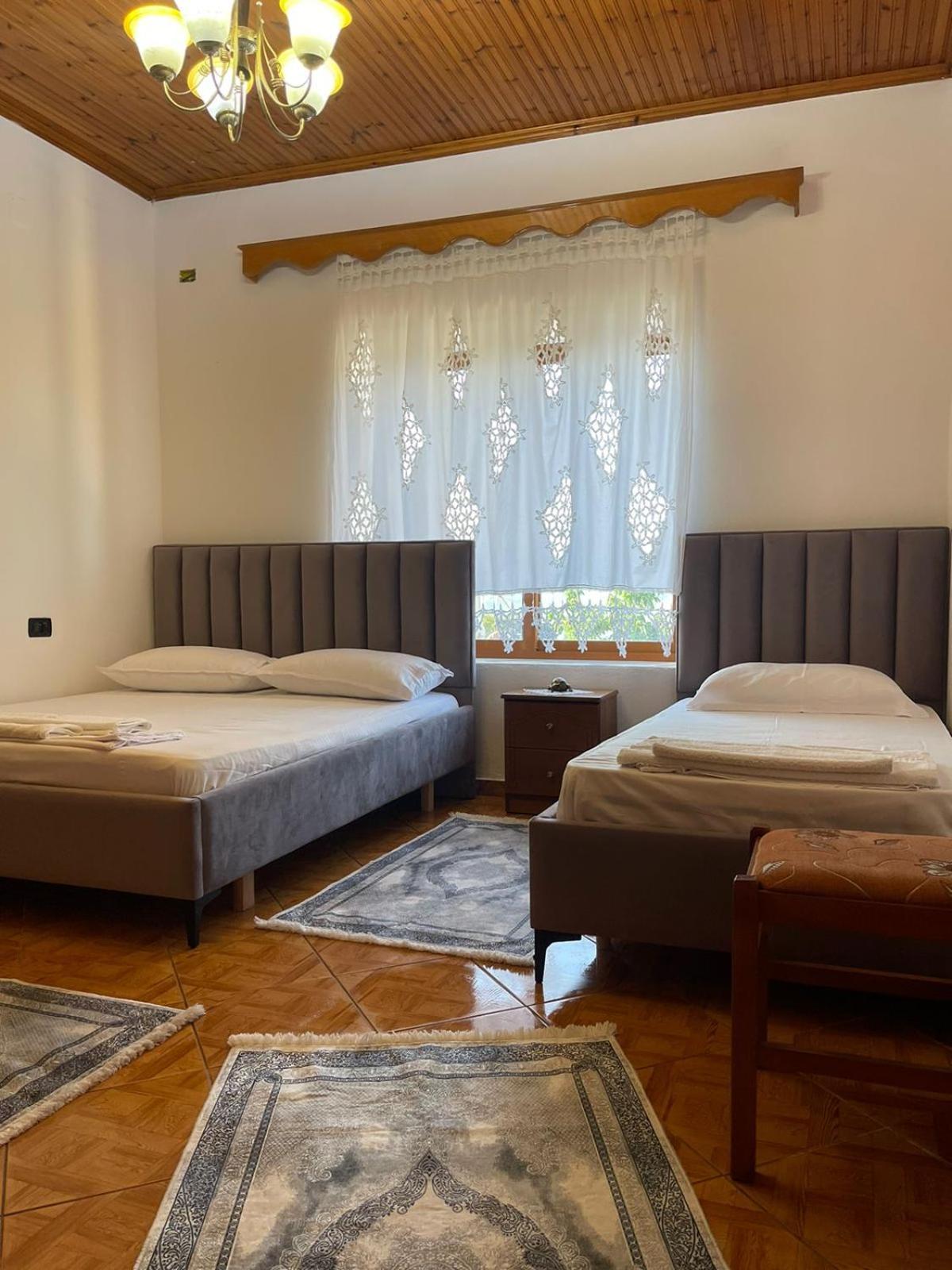 Guest House Lengo Gjirokastër Eksteriør bilde
