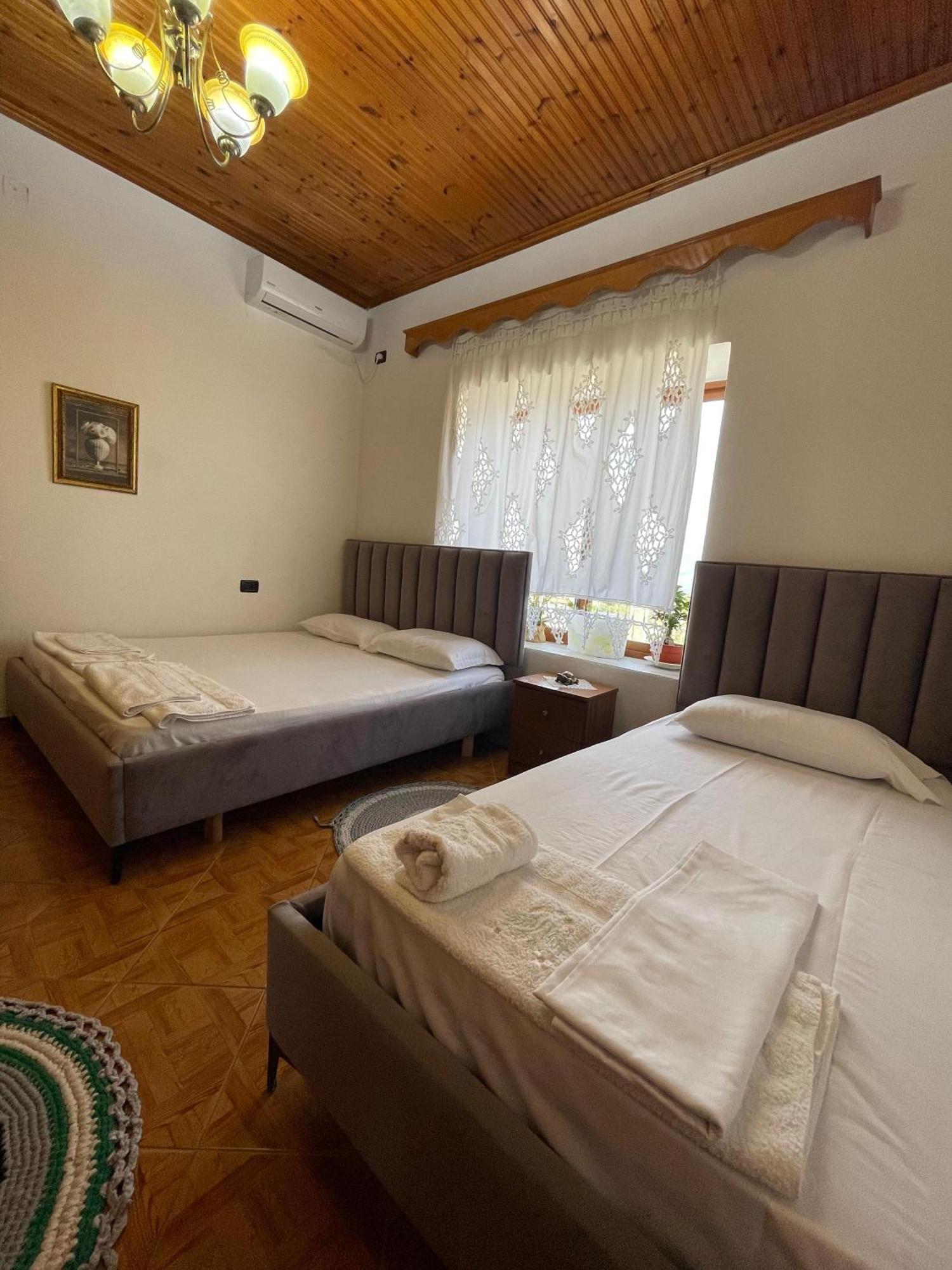 Guest House Lengo Gjirokastër Eksteriør bilde