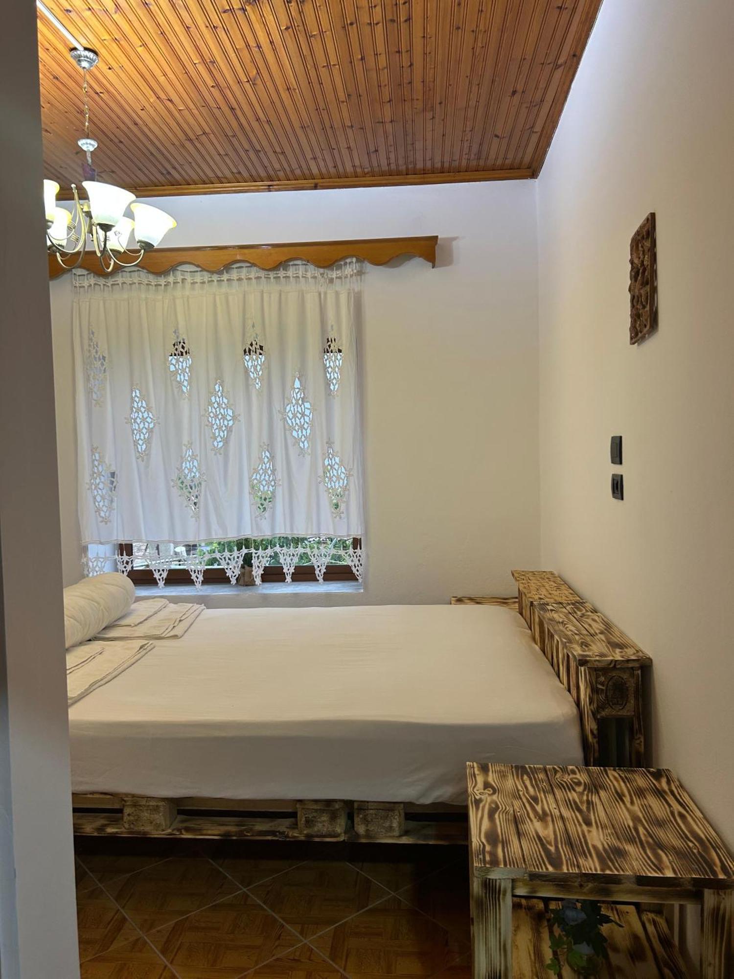 Guest House Lengo Gjirokastër Eksteriør bilde